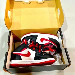 Jordan 1 mid toddler size 8C